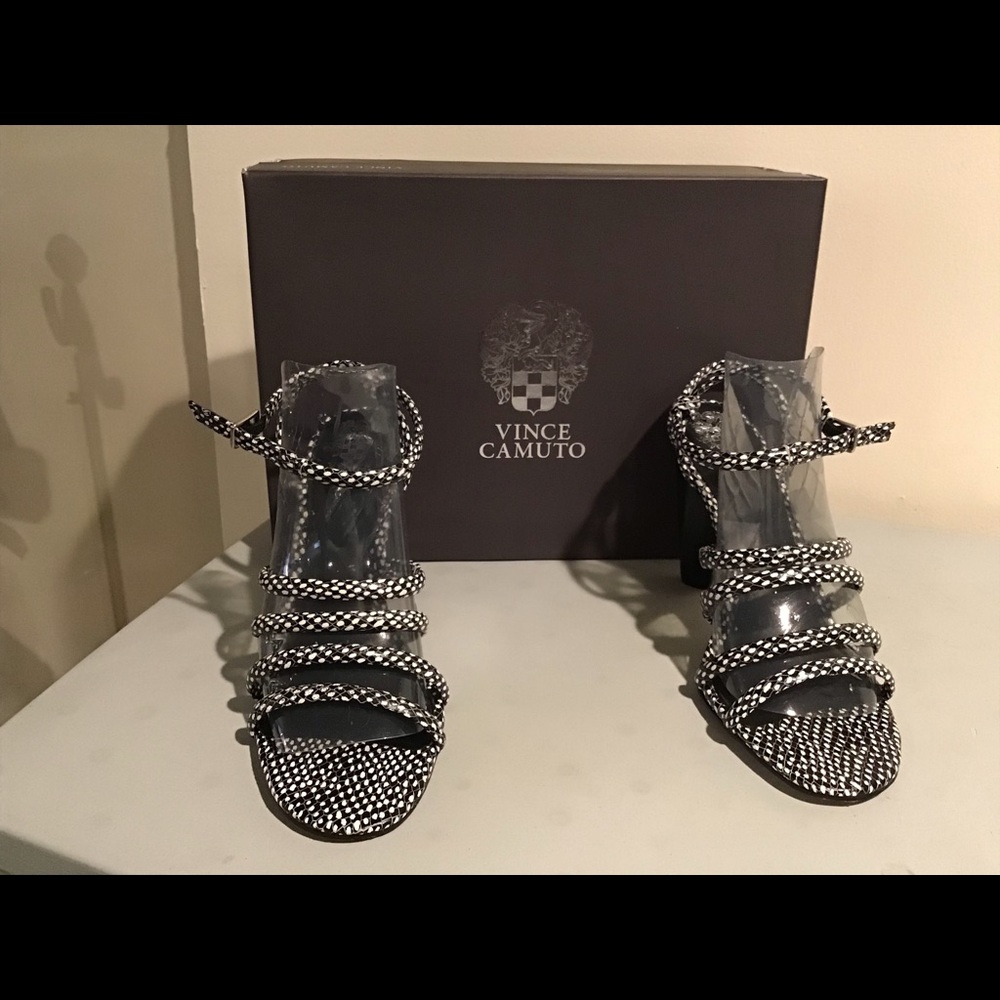 Vince Camuto - Picture 4 of 4